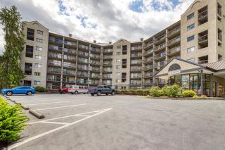 Modern Style, 2 Bed Condo, Pool In Gatlinburg! - 0