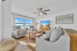 Coastal Cool Corner Beachfront Condo w/ 2 King Beds & Sunrise Views! - Destin - 3