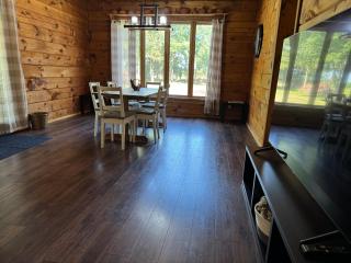 Log Cabin with Tiny Farm - Dunnville - 8