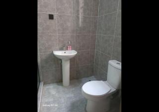 Exquisite 4-Bedroom Duplex - 6