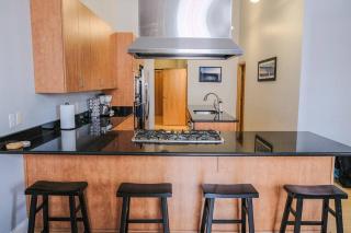1800 Sq Ft Loft Downtown Near Convention Center - 4