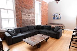 7 Beds off Georgia Street Near Convention Center - Indianapolis - 7