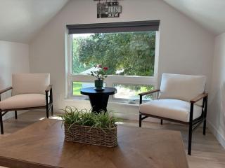 Cozy Retreat Near Spirit Lake 1 BD Sleeps 4 - 0