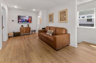 Modern Carriage House Indianapolis - 9