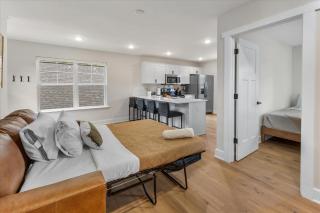 Modern Carriage House Indianapolis - 6