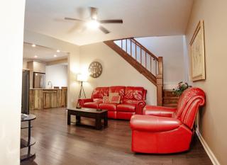 New 4 Bedroom House for Downtown Travelers - 5
