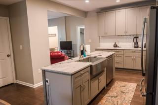 New 4 Bedroom House for Downtown Travelers - Indianapolis - 3