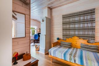 Holiday Cottage with sauna by the Lake Norvajärvi - Rovaniemi - 0