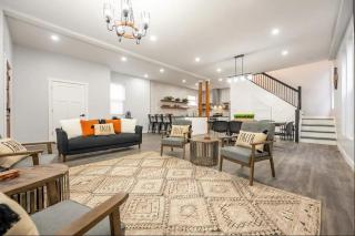 DT Farm House with a ton of Space - 0