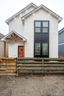 DT Farm House with a ton of Space - 9