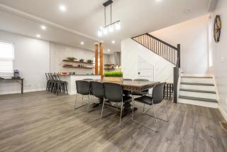 DT Farm House with a ton of Space - 5