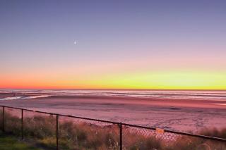 Premium Ground Floor Beachfront Condo Suite - Sleeps 5 - Pool and Sauna - 8