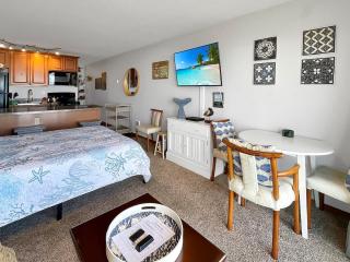 Premium Ground Floor Beachfront Condo Suite - Sleeps 5 - Pool and Sauna - 5