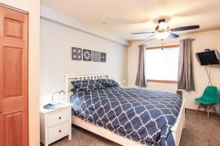 Premium Ground Floor Beachfront Condo Suite - Sleeps 5 - Pool and Sauna - 7