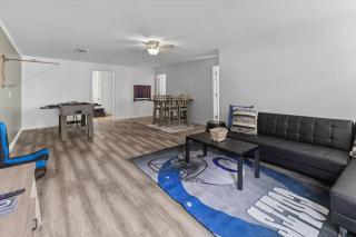 6BR Family Home by Grand Park - 9