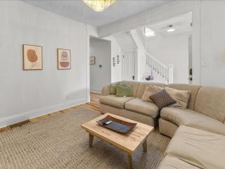 Lux 5 Bedroom Childrens Museum - 6