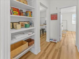 Lux 5 Bedroom Childrens Museum - 4