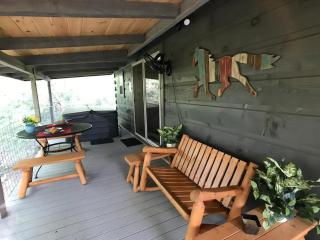 The Treehouse TN Honeymoon Cabin HOT TUB - in BSF! - 6