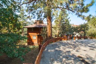 Lazy Bear Lookout - Amazing Views, Hot Tub, Game, Room, Pool Table, Pet Friendly - Big Bear Lake - 9