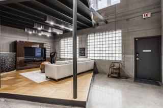 Amazing Modern Chic Mass Ave Townhome with Amenities - 7