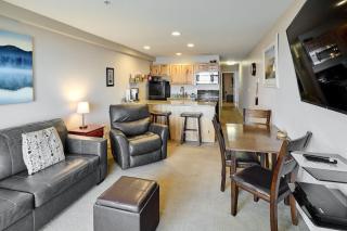 Ground Floor Beachfront Suite - Sleeps 4 - Pool and Sauna - 2