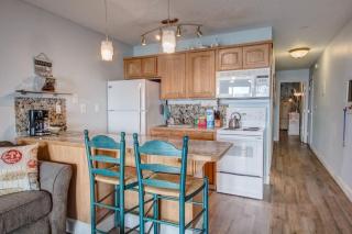 Ground Floor Beachfront Suite - Sleeps 6 - Pool and Sauna - 6