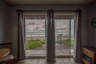 Ground Floor Beachfront Suite - Sleeps 6 - Pool and Sauna - 9