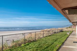 Ground Floor Beachfront Suite - Sleeps 6 - Pool and Sauna - 4