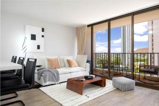 Freshly Updated Condo in Waikiki with Free Parking - Honolulu - 0