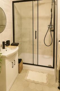 New Stylish Modern Home & Free Parking! - Darwen - 9