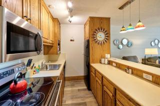 Ground Floor Beachfront Condo Suite - Sleeps 4 - Pool and Sauna - 9