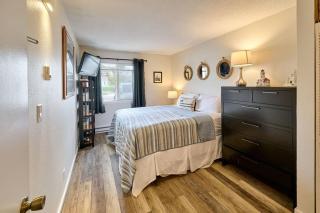 Ground Floor Beachfront Condo Suite - Sleeps 4 - Pool and Sauna - 7