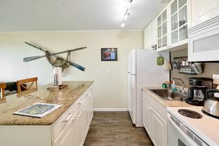 Ground Floor Beachfront Suite - Sleeps 4 - Pool and Sauna - 2