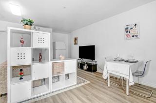 Cozy Guesthouse near Downtown Alhambra - 2