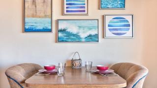 Cute Ground Floor Beachfront Suite - Sleeps 6 - Pool and Sauna - 2
