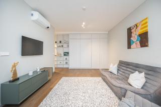 New Apt by the River, w-Balcony & AC - Vilnius - 2