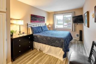 Cozy Ground Floor Beachfront Suite - Sleeps 4 - Pool and Sauna - 7