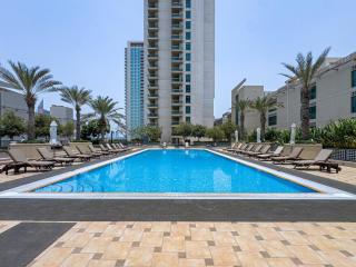 Classy Studio in the Heart of Greens - 8