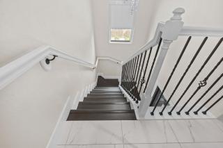 Brand New Luxe Pool Home minutes from the beach! - Naples - 7