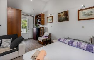 Cozy Apartment In Crikvenica With House Sea View - 1