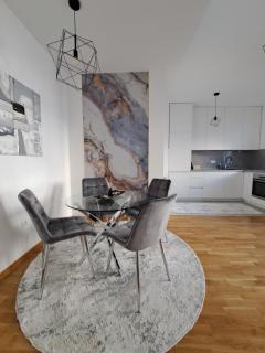 Apartman Luxury kod Kafeterije 5 i Wabi Sabi - 3