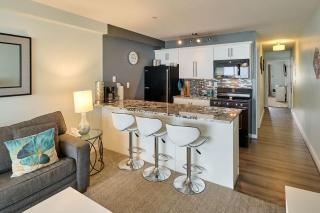 Premium Second Floor Beachfront Suite - Sleeps 4 - Pool and Sauna - 2