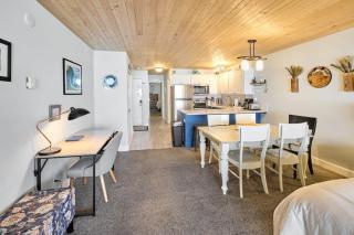 Spacious Beachfront Suite - Sleeps 7 - Second Floor - Pool and Sauna - 1