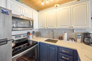 Spacious Beachfront Suite - Sleeps 7 - Second Floor - Pool and Sauna - 4