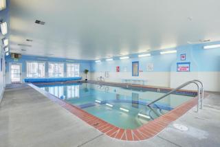 Large Beachfront Suite - Sleeps 6 - Second Floor - Pool and Sauna - 8