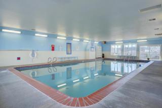 Luxurious Oceanfront Suite - Sleeps 6 - Second Floor - Pool and Sauna - 8