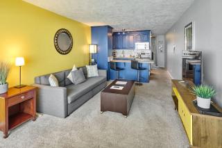 Beachfront Suite - Second Floor - Sleeps 4 - Pool and Sauna - 4