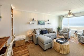 Gorgeous Beachfront Suite On Second Floor - Sleeps 4 - Pool and Sauna - 9
