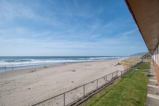 Stunning Beachfront Suite - Sleeps 4 - Second Floor - Pool and Sauna - 3