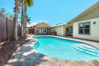 Luxury Home + Guest House ~ Private Beach Access ~Private Pool ~ Pets OK - 2